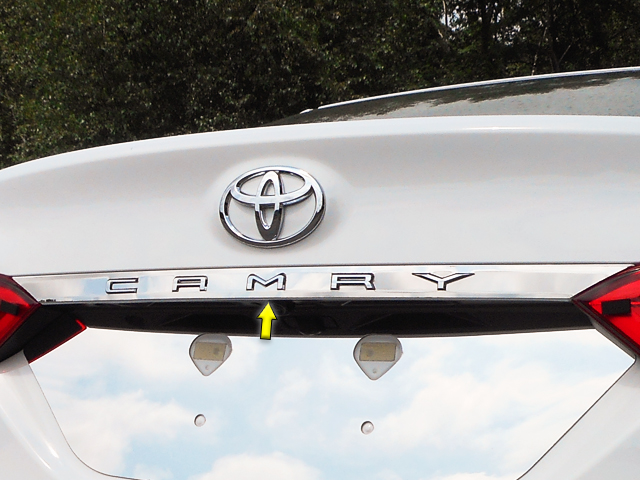 Toyota Camry Chrome License Bar